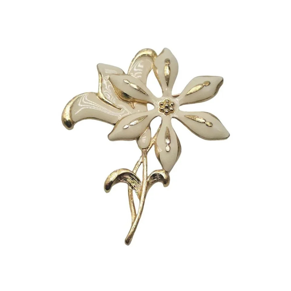 Monet Lily Flower Cream Enamel Floral Brooch Pin Gold Tone Vintage
